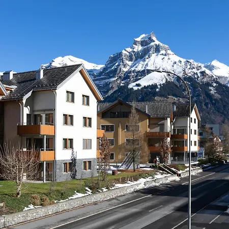 Spirit - Neben Dem Titlis - Parkplatz *